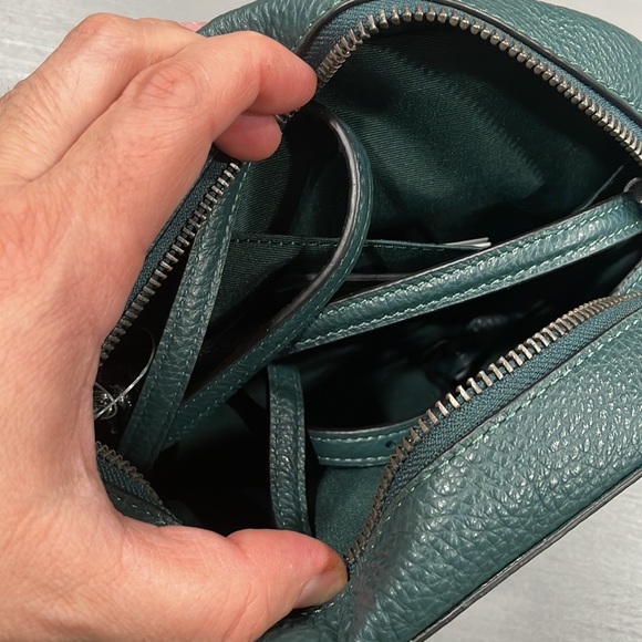 Camera Bag With Horse And Carriage - Picture 8 of 11